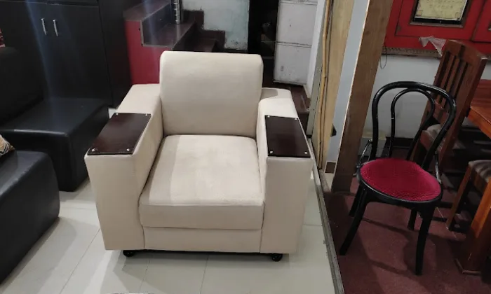 Looking Good Furniture